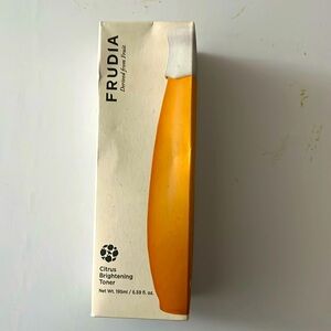 NIB! Frudia Citrus Brightening Toner. 6.59 fluid ounces.